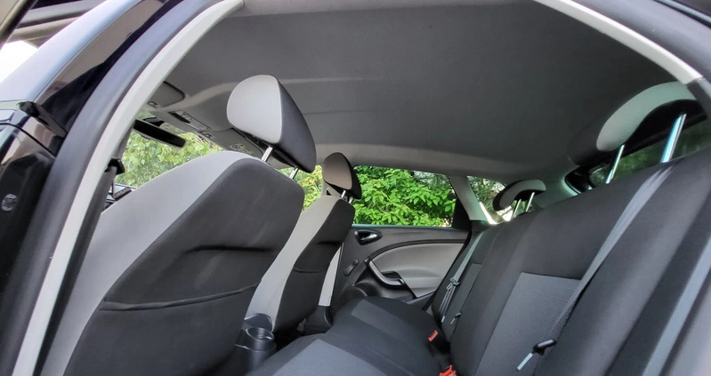 Seat Ibiza cena 29500 przebieg: 229600, rok produkcji 2016 z Mikołajki małe 704